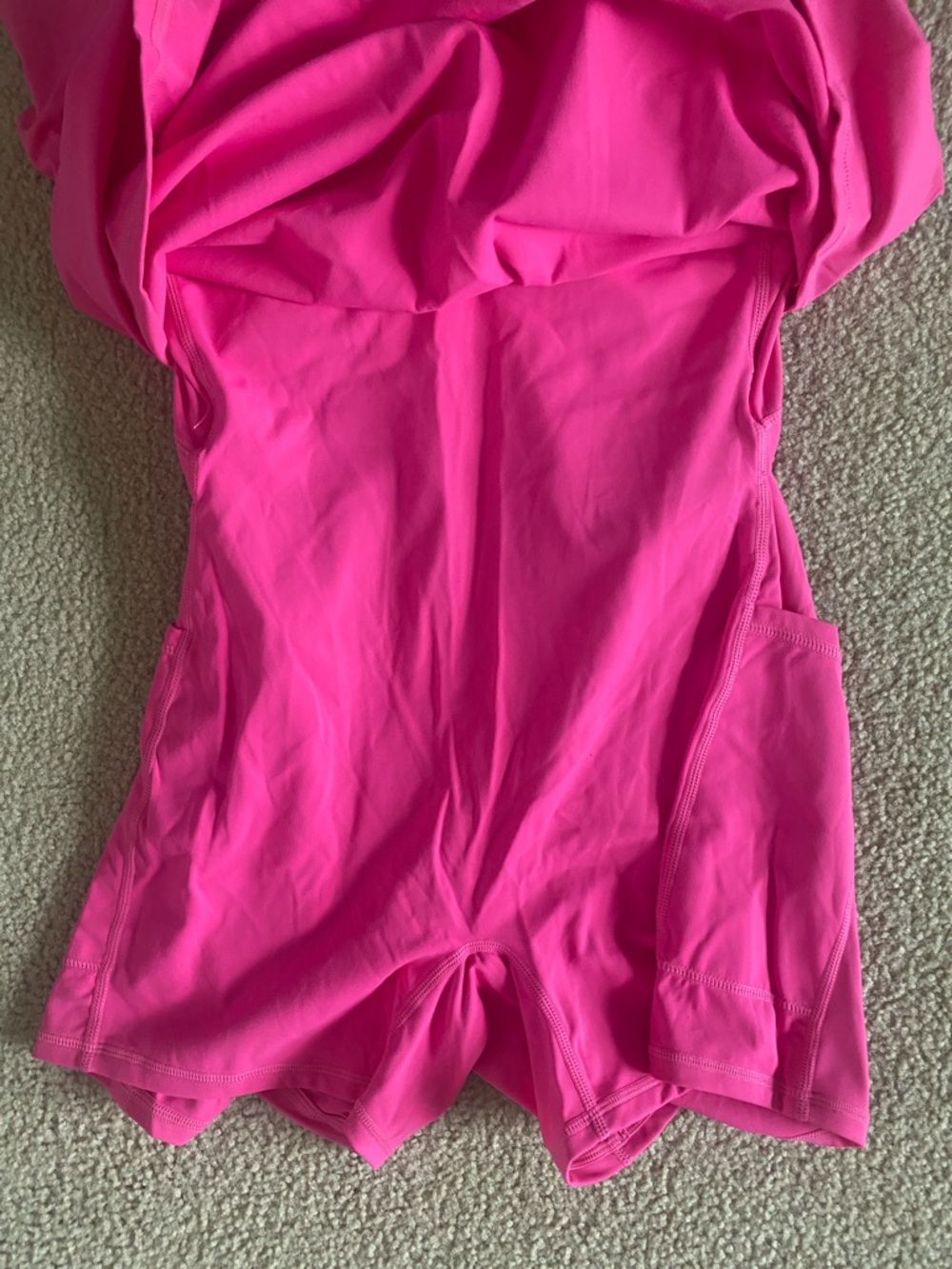 LARGE.  HALARA SOFTLY ZERO PLUSH MOLDED CUPS BACKLESS EASY PEEZY ACTIVE  DRESS - Picture 7 of 11
